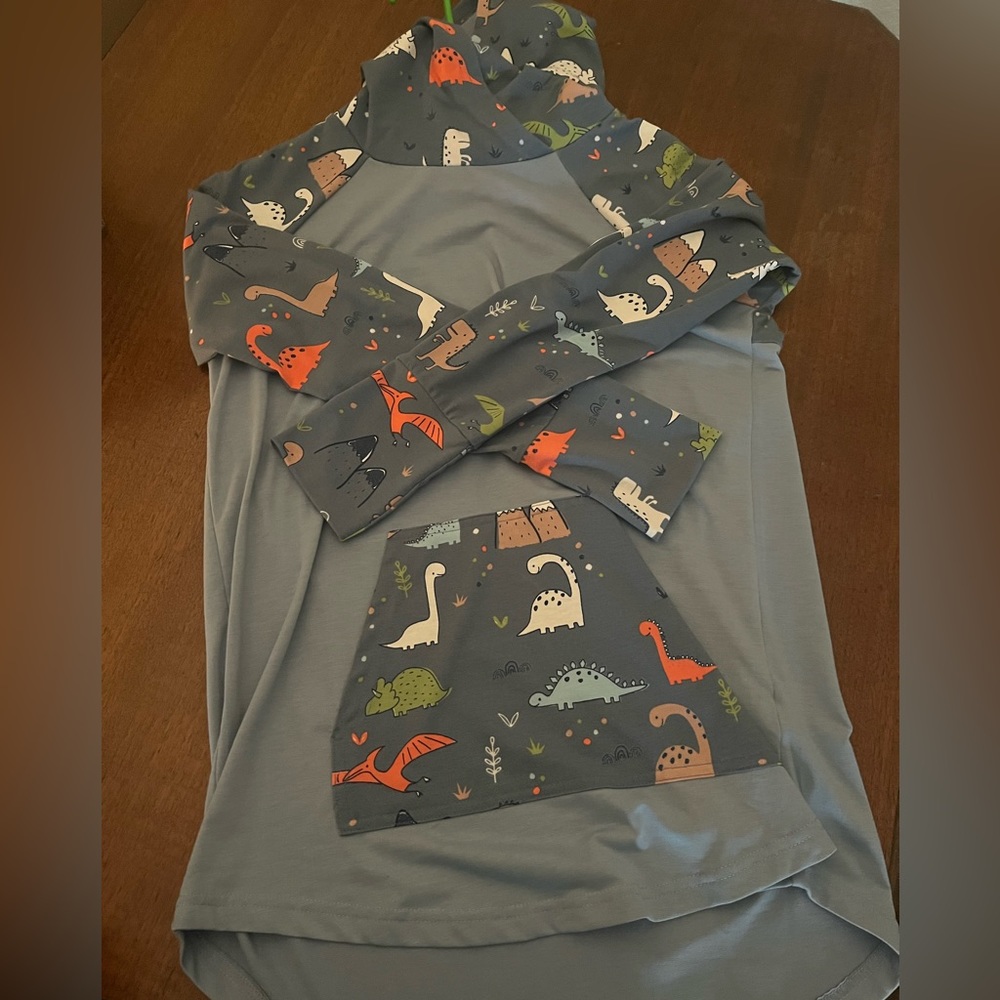 NWOT size medium Lularoe Amber hoodie